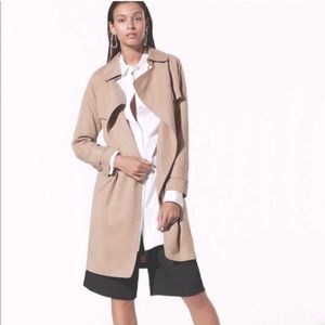 Aritzia Babaton Lawson Lightweight Trench Coat Cream/Bone size Small
